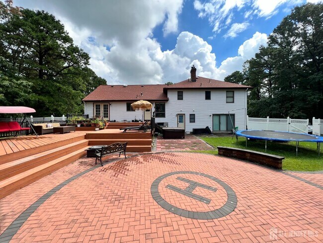 Building Photo - 200 Old Forge Rd