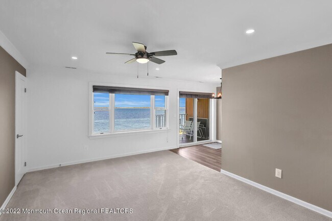 Building Photo - 324 Shore Dr