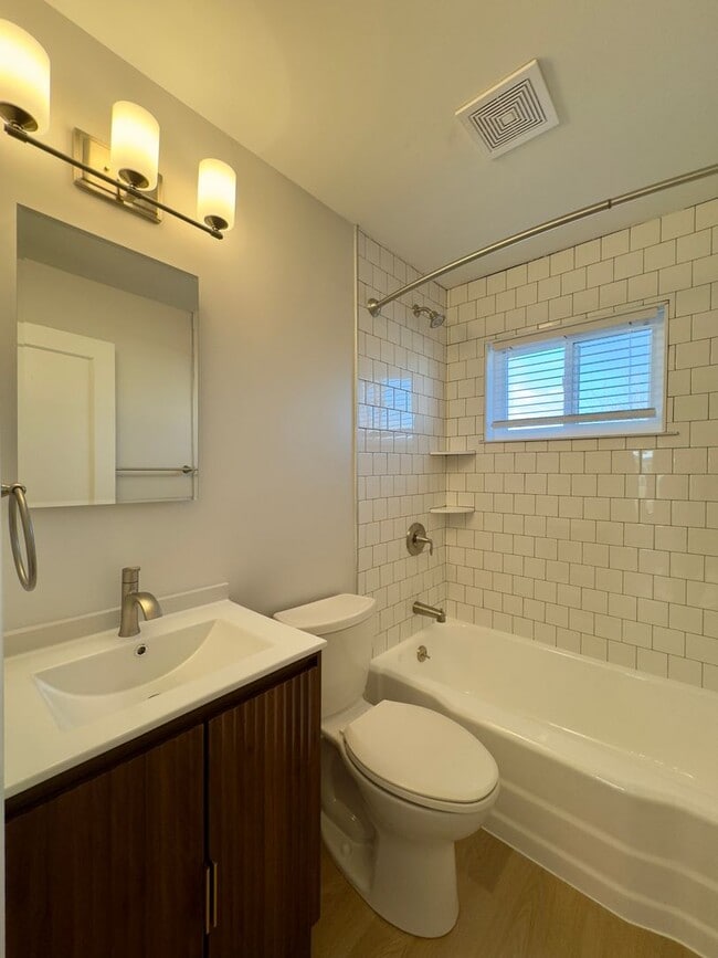 Building Photo - Renovated 3 Bed / 1.5 Bath in Essex | Parking Pad | Available 1/19/2026