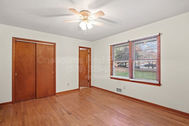 Building Photo - 1024 Hambrick Rd