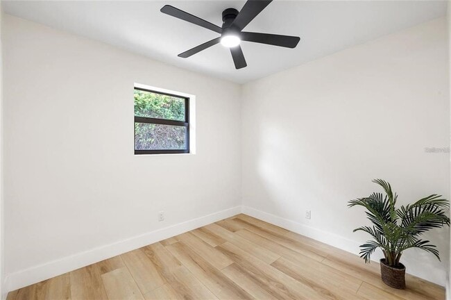 Building Photo - 4412 W Trilby Ave