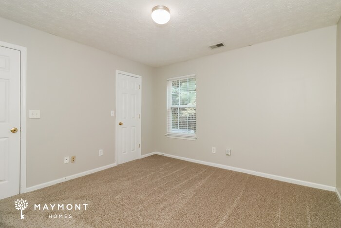 Building Photo - 186 Oakview Dr