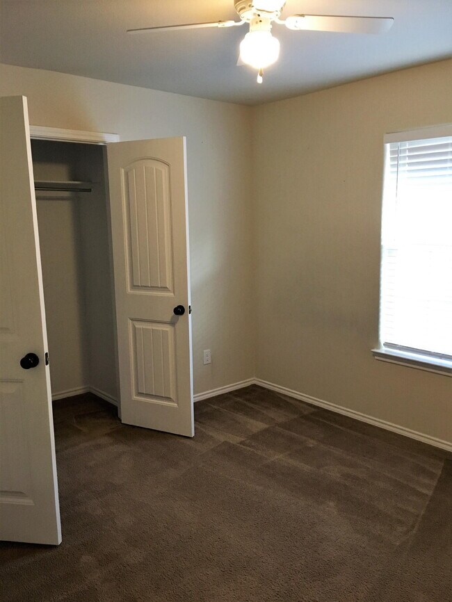 Building Photo - 9309 Quitman Ave