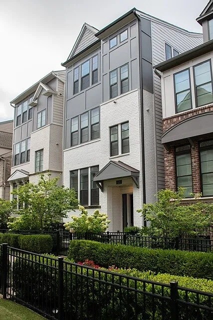 Building Photo - 625 Broadview Terrace NE