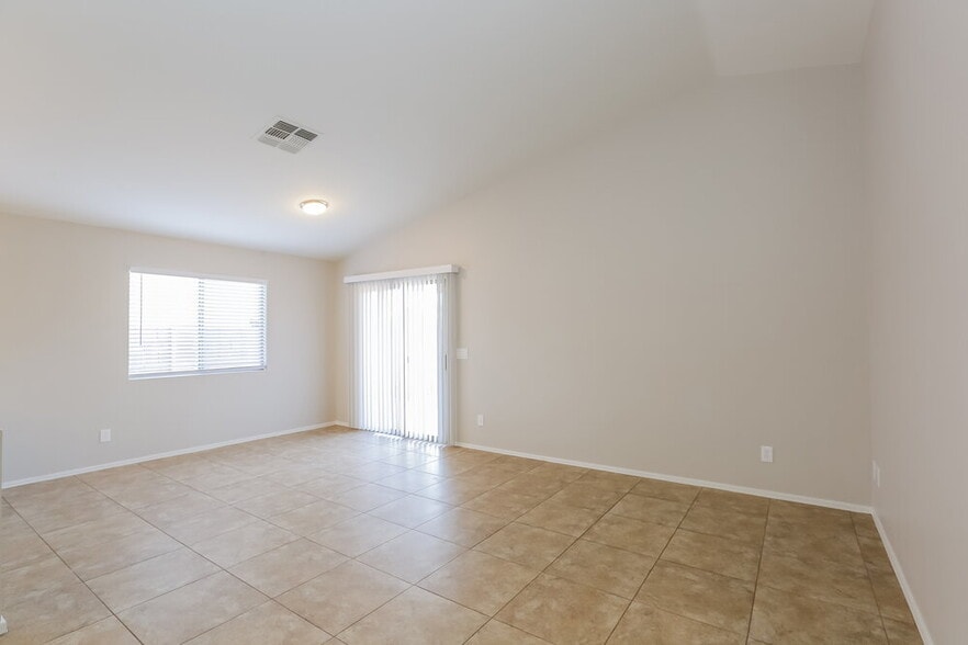 Building Photo - 21861 W Mohave St