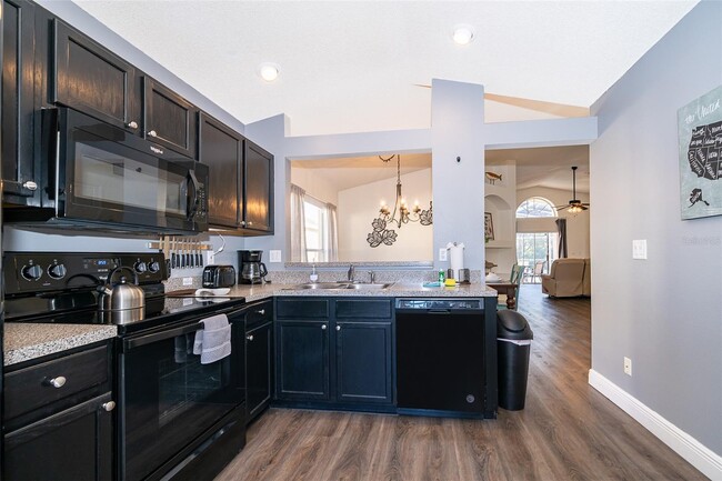 Building Photo - 510 Canary Island Cir