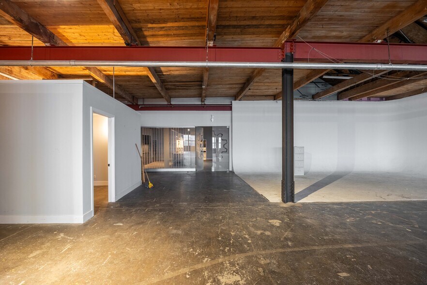 Building Photo - 3134 W Carroll Ave
