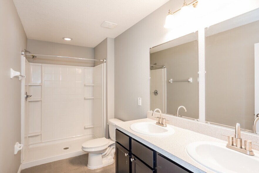 Building Photo - 1809 Greenwood Valley Dr