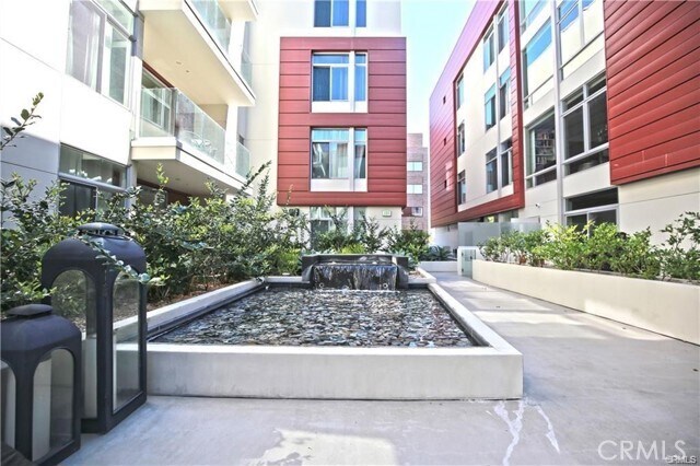 Building Photo - 133 S Los Robles Ave