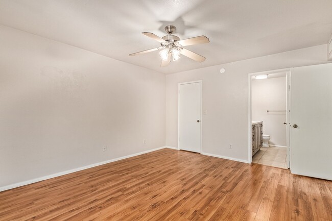 Building Photo - Beautifully upgraded 2 Bedroom/2 Bath Home...
