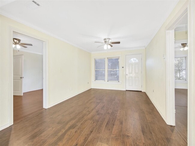 Building Photo - 703 E Adoue Ave