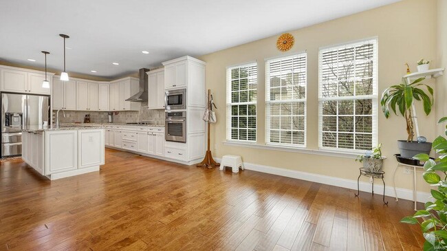Building Photo - 303 Gateview Dr