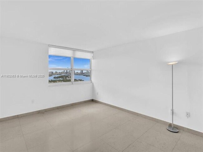 Building Photo - 650 West Ave