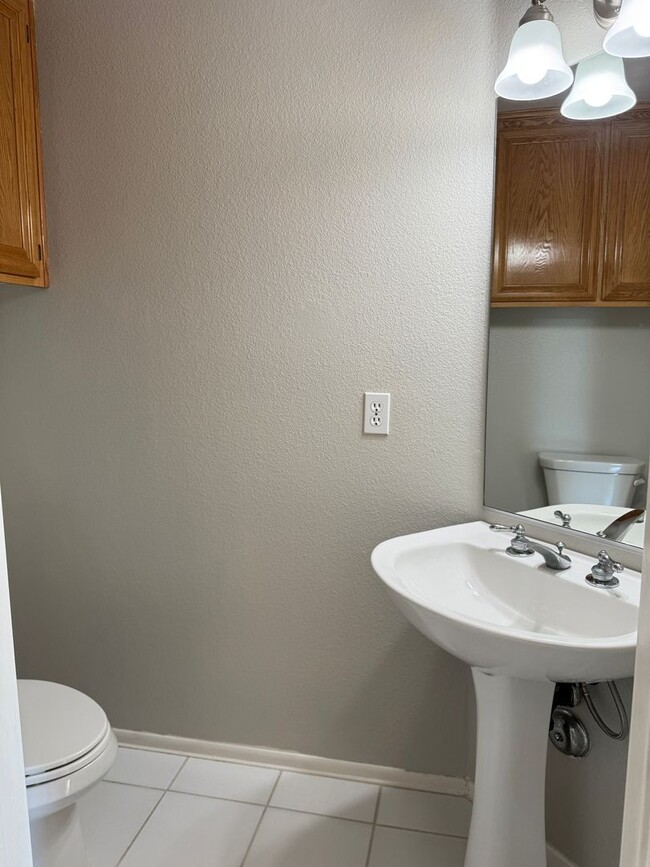 Building Photo - 3 bedroom and 2.5 bath lovely home