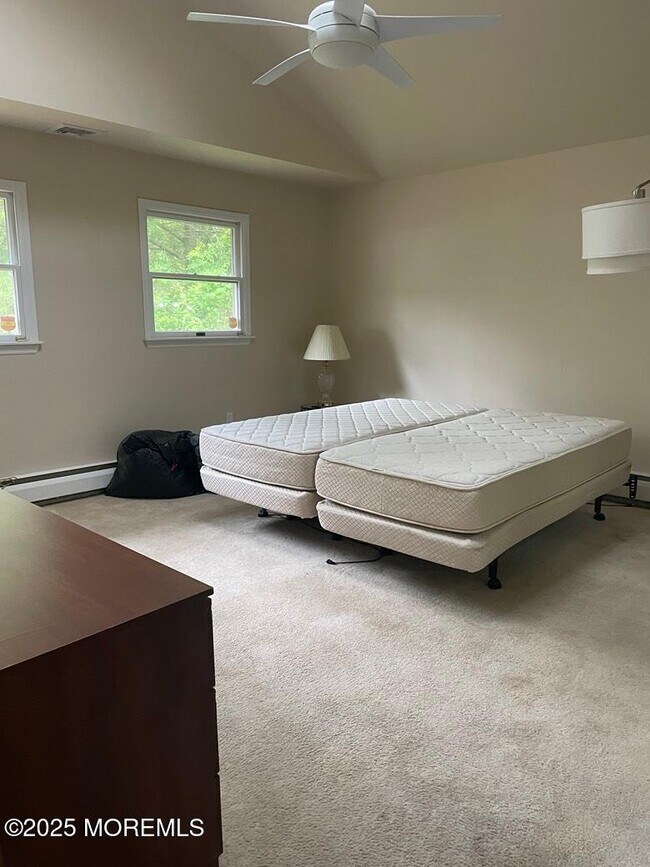 Building Photo - 470 Monmouth Pl