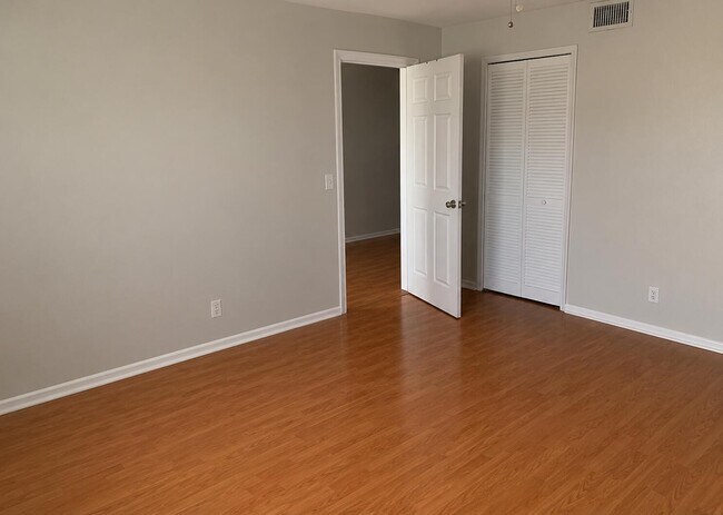 Building Photo - 1605 Palm Beach Trace Dr