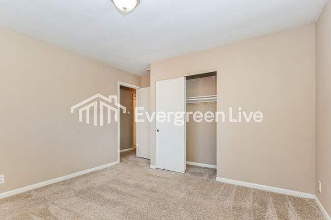 Building Photo - 804 Fallveiw Ave