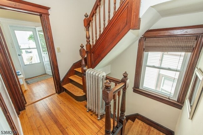 Building Photo - 207 Hillside Ave
