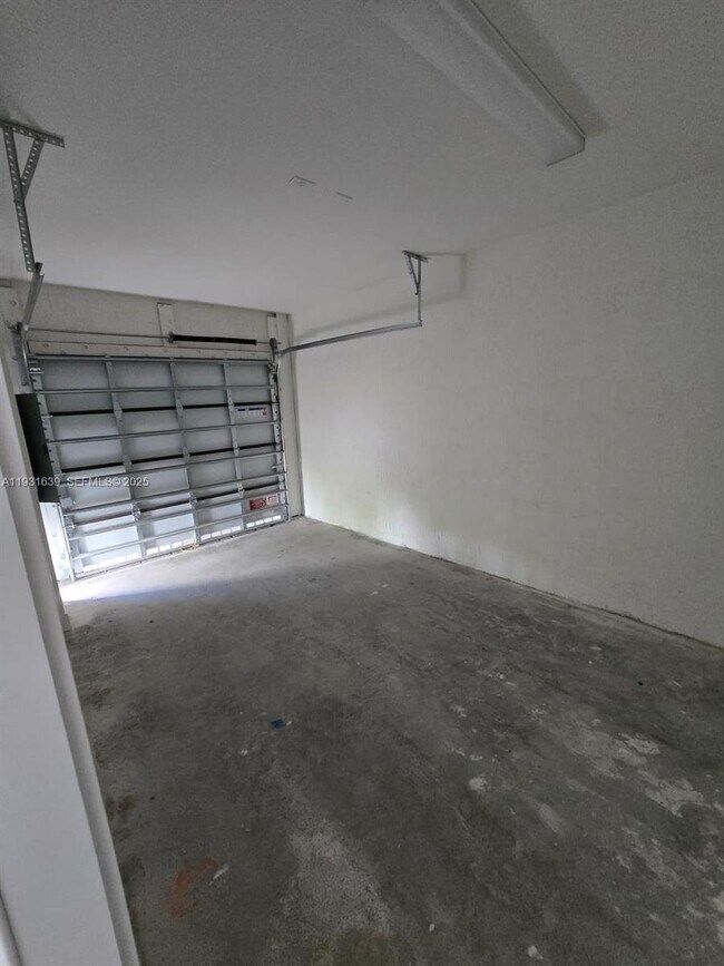 Building Photo - 34518 SW 190th Ave