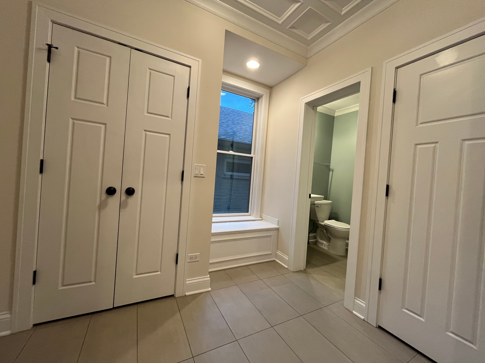 Building Photo - 541 Wesley Ave