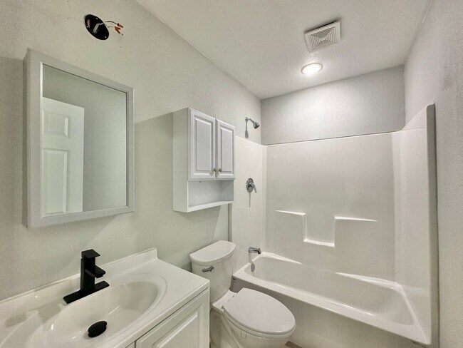 Building Photo - Spur 164 Units