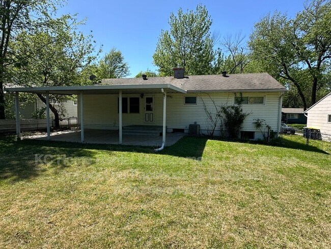 Building Photo - 10809 Ewing Ave