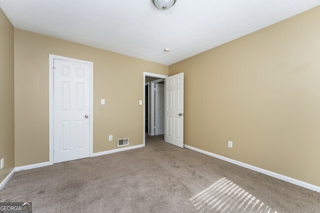 Building Photo - 2464 Landington Way NW