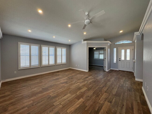Building Photo - Welcome Home!!