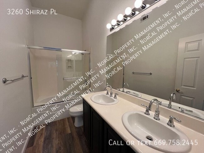Building Photo - 3260 Shiraz Pl