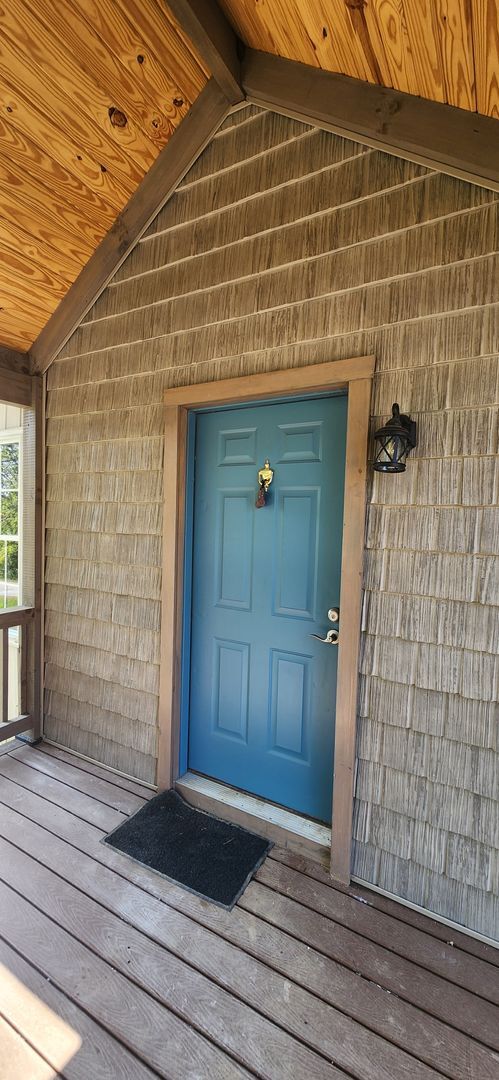 Building Photo - Right in the heart of Crossville *Complete...