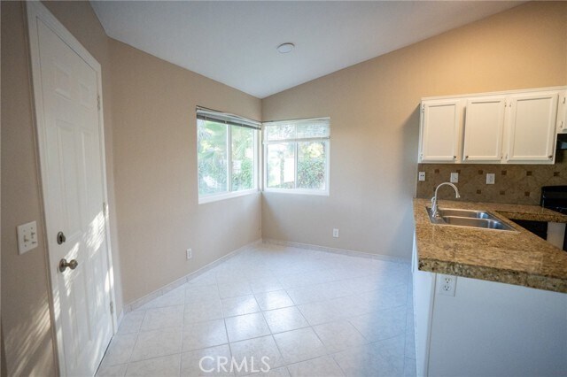 Building Photo - 15061 Fuchsia Ct