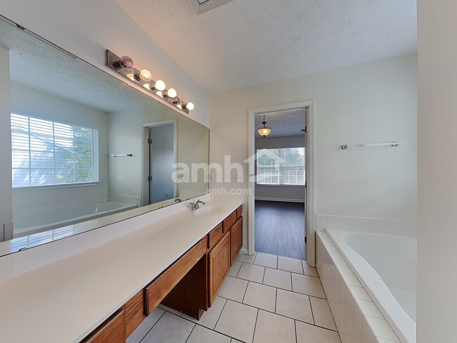 Building Photo - 2324 Pleasant Meadows Dr