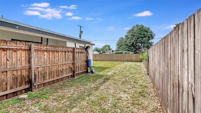 Building Photo - 6408 Grant Ct