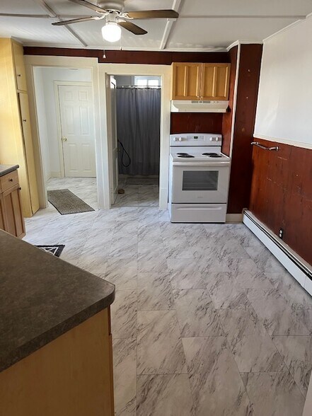 Building Photo - 236 College Ave