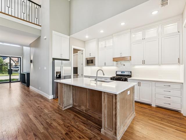 Building Photo - 914 St George Pl