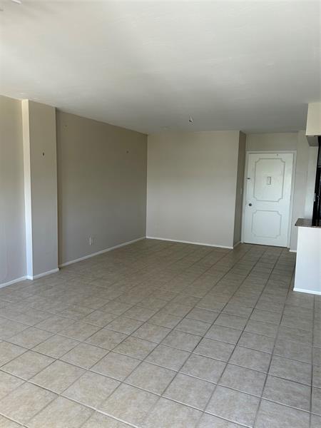 Building Photo - 305 N Pompano Beach Blvd