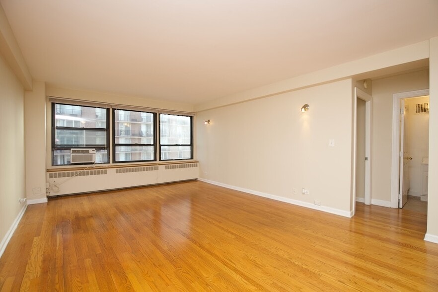 Building Photo - 4180 N Marine Dr