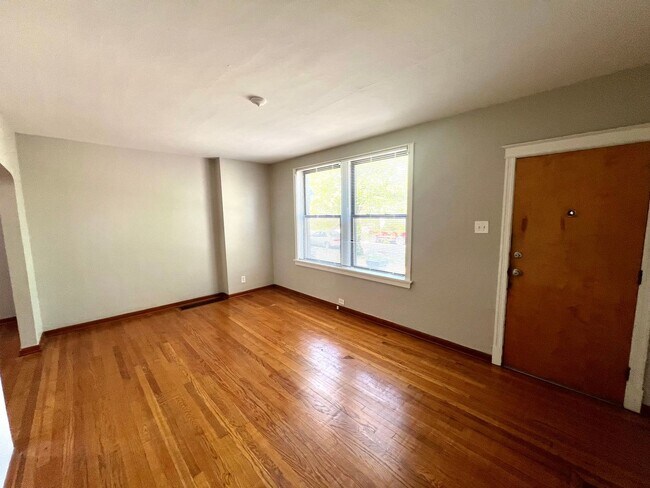 Building Photo - 4942 Tholozan Ave