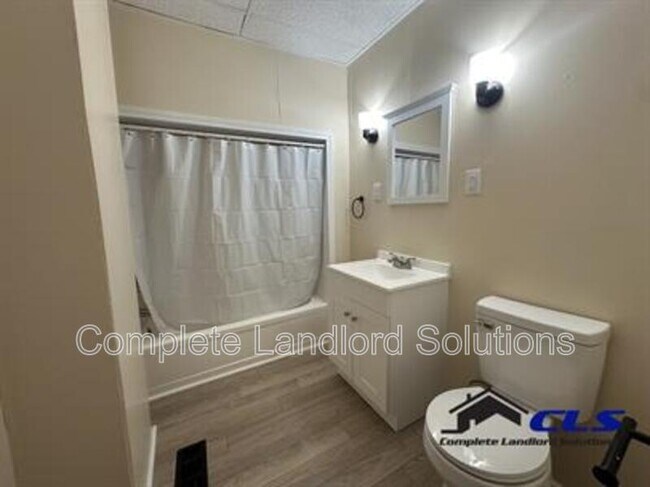 Building Photo - 1030 N 14th St