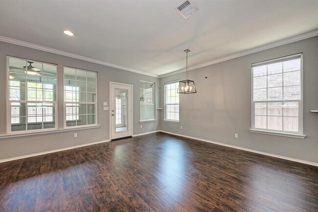 Building Photo - 1412 Berlin Ln