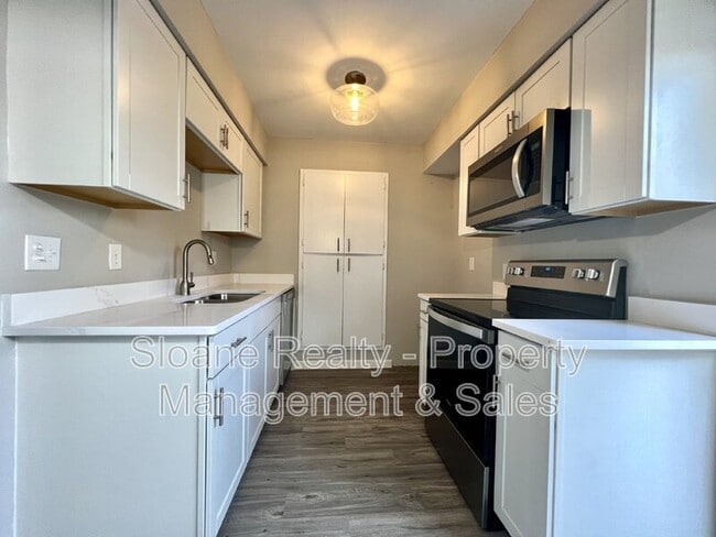 Building Photo - 1295 Mathis Ferry Rd