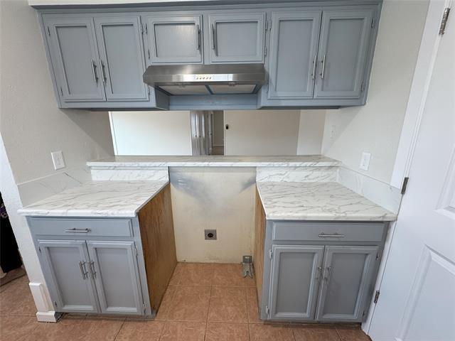 Building Photo - 3900 Camelot St