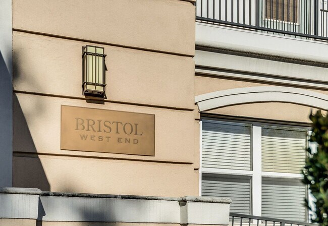 Building Photo - Awesome 1BE/1BA Condo in the heart of West End!