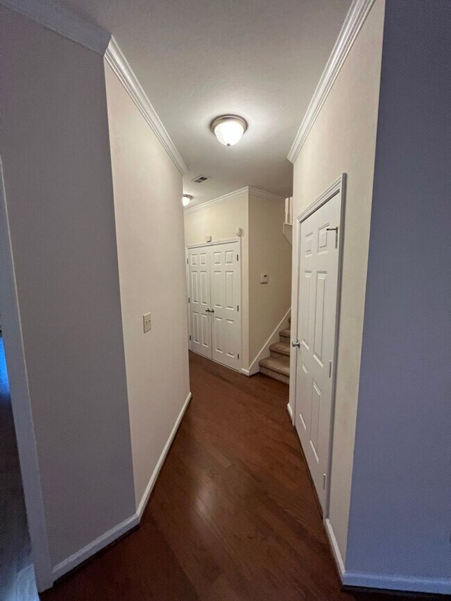 Building Photo - Townhome For Rent In Vestavia Hills!!! Ava...