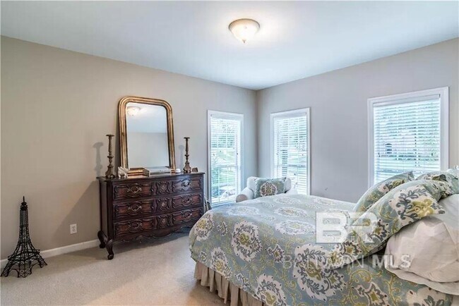 Building Photo - 30587 Middle Creek Cir