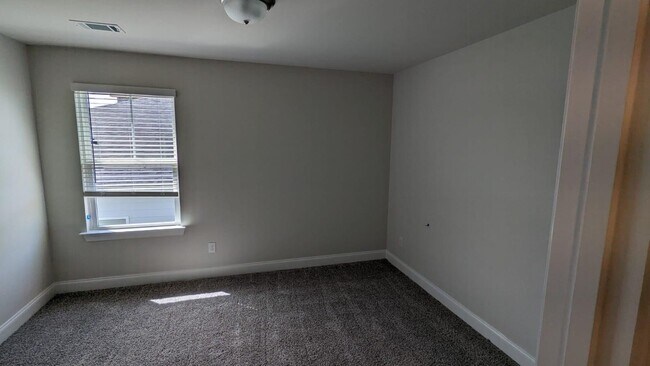 Building Photo - 1411 Alabaster Ln