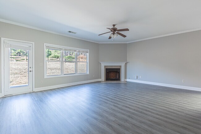 Building Photo - A MUST SEE IN SUGAR HILL!!!