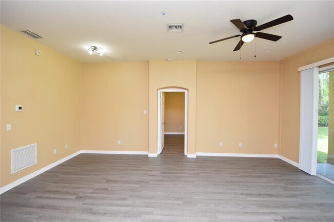 Building Photo - 5 Rambling Ln
