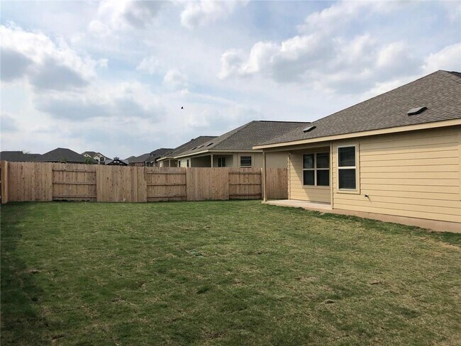 Building Photo - 3357 Pauling Loop