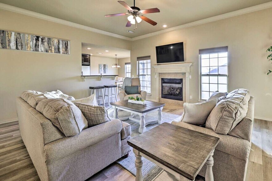 Building Photo - 450 Remson Ln